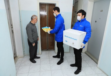 RİİB və Nərimanov RİH yaşı 65-dən yuxarı olan tənha insanlara ərzaq sovqatı paylayıb