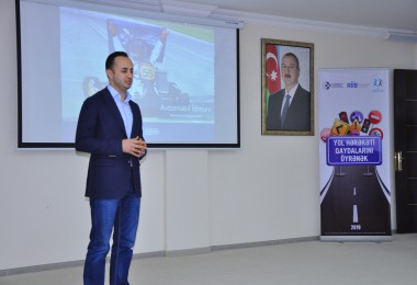 “Yol hərəkəti qaydalarını öyrənək” layihəsi çərçivəsində məktəblilər üçün təlimlər təşkil edilib