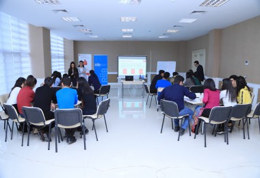 RİİB regionlarda maliyyə savadlılığının artırılması ilə bağlı təlimlər keçirir