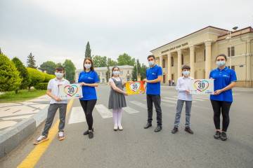 RİİB könüllüləri və məktəblilər yol hərəkəti təhlükəsizliyi ilə bağlı beynəlxalq maarifləndirmə və təşviqat kampaniyasına qoşulublar