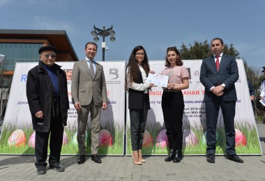RİİB-in təşkilati dəstəyi ilə keçirilən “Rənglərin bahar təravəti” açıq hava sərgisinin qalibləri mükafatlandırılıb