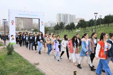 Ümumdünya Uşaq Hüquqları Gününə həsr olunan marafon yürüşü keçirilib