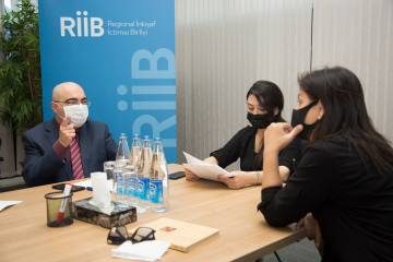 “Doğma jest dili” layihəsi çərçivəsində hazırlanan lüğətin tərkibi təsdiq edilib