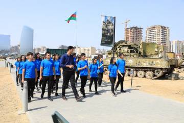 RİİB könüllüləri üçün Hərbi Qənimətlər Parkına eskursiya təşkil olunub