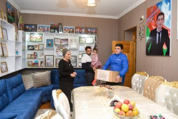 Şəhid övladlarına bayram sovqatları çatdırılıb
