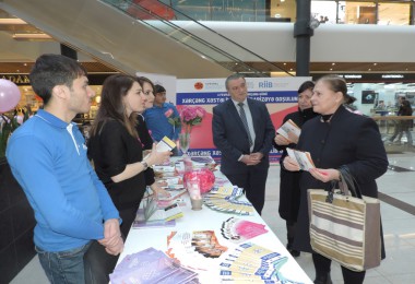 RİİB və Milli Onkologiya Mərkəzi xərçəng xəstəliyi ilə bağlı maarifləndirmə aksiyası keçirib