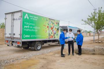 Aztəminatlı ailələrə Şirvan şəhəri, Saatlı və Salyan rayonlarında da ərzaq sovqatları paylanılıb