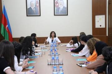 Beynəlxalq Qızlar Günü münasibətilə fəal qızların Bahar Muradova ilə görüşü keçirilib