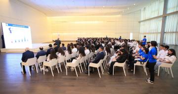 “Prezident İlham Əliyevin innovativ dövlət idarəçiliyi texnologiyaları: COP29-a aparan yol” mövzusunda təqdimat keçirilib