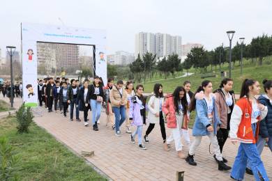 Ümumdünya Uşaq Hüquqları Gününə həsr olunan marafon yürüşü keçirilib